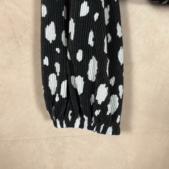 ASTR Wrap Blouse Womens XS Dalmatian Print Ribbed Cropped Mobwife Modern Chic - Picture 3 of 10